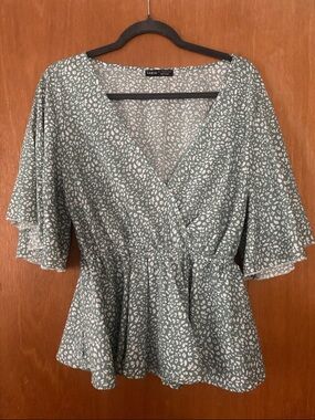 SHEIN Sage Green Spot Print Peplum Wrap Blouse